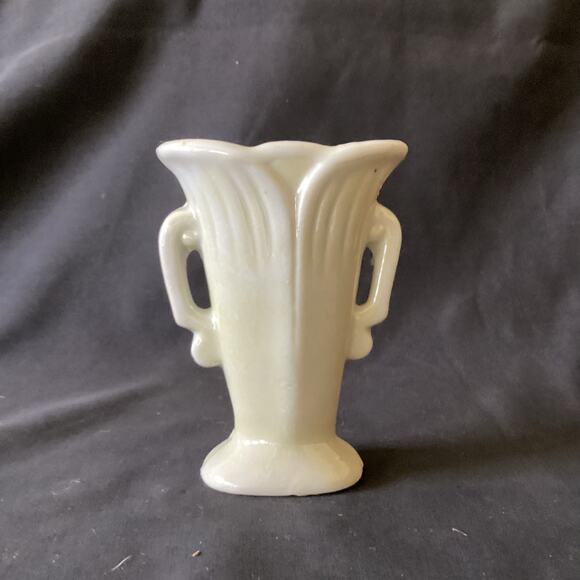 Vintage Decorative Mini Vase - Picture 4 of 5